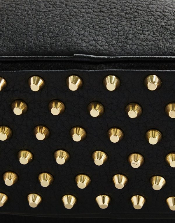 STUDDED SAVAGE