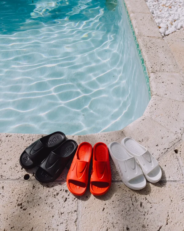 SHARK SLIDE (RED)