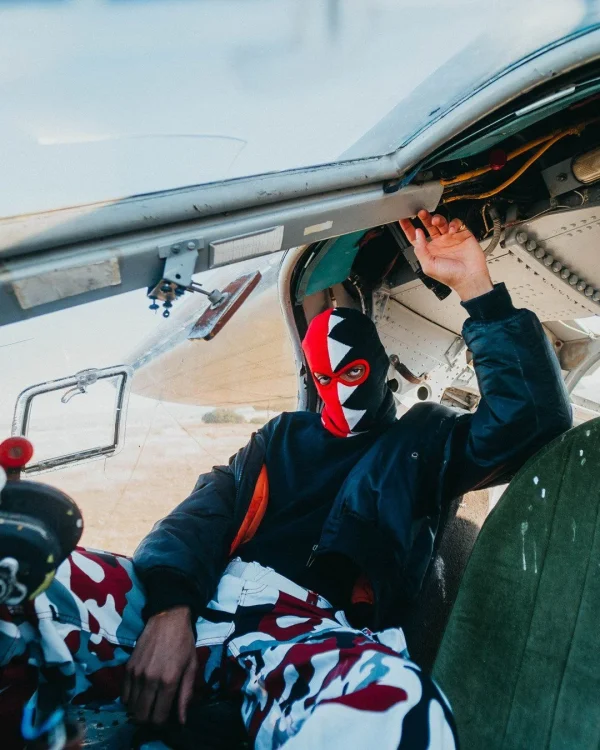 VERTICAL SHARK SKI MASK