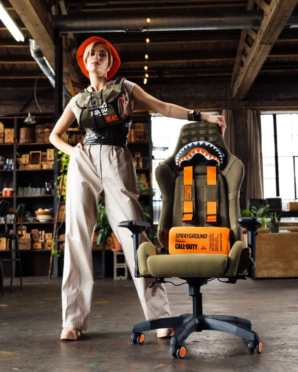 CALL OF DUTY READY FOR ACTION GAMING CHAIR