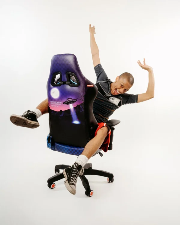 LATE ONE NIGHT GAMING CHAIR